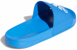 Shop adidas Adilette Shower Slides 經典運動拖鞋 藍白
