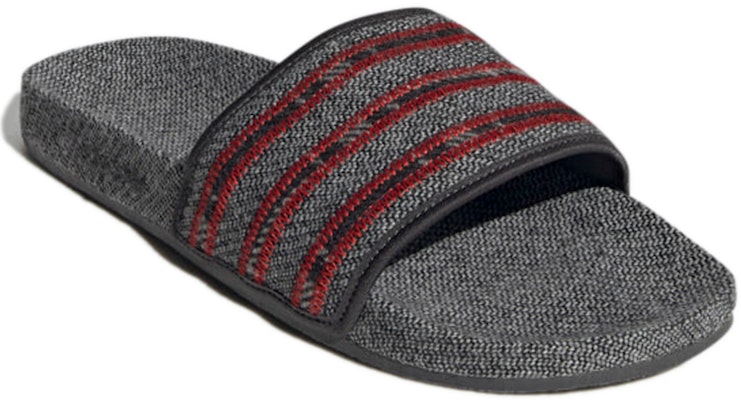 adidas Adilette 拖鞋「舒適系列 - 鮮紅色 固體灰」GW0826 Lookbook adidas Adilette 拖鞋「舒適系列 - 鮮紅色 固體灰」GW0826