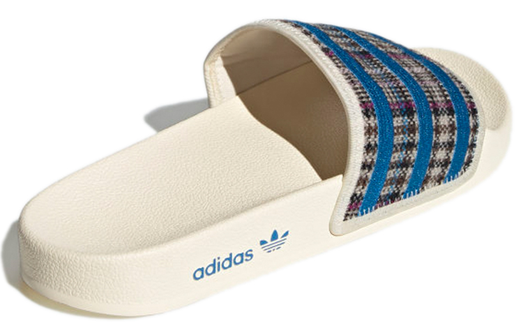 Shop 阿迪达斯 Adilette 便鞋 '舒适套装 - 梦幻白蓝鸟' GW0821