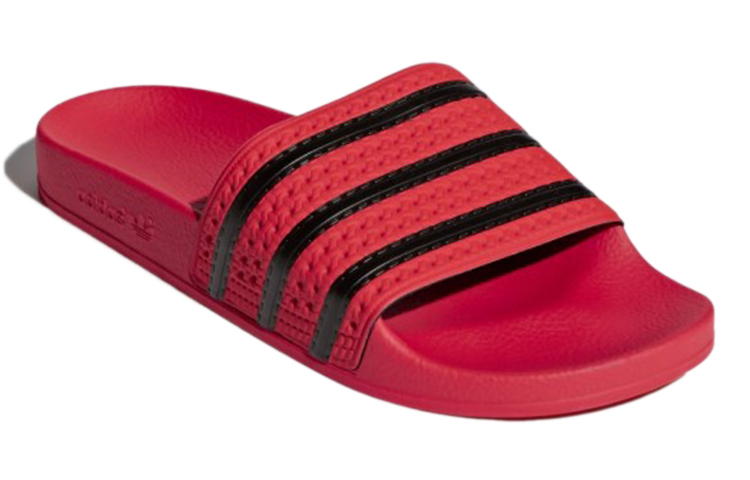 Lookbook adidas Adilette Sandale ''Corail Réel'' CQ3098