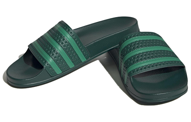 Lookbook adidas Adilette Badeschlappen ''Dunkelgrün'' FZ6455