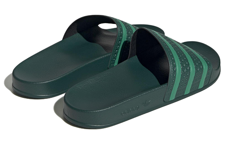 Shop adidas Adilette Badeschlappen ''Dunkelgrün'' FZ6455