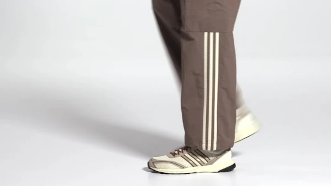 Adidas Adizero Adios OG Putih/Coklat Beige/Krim Putih KI6182 Lookbook Adidas Adizero Adios OG Putih/Coklat Beige/Krim Putih KI6182