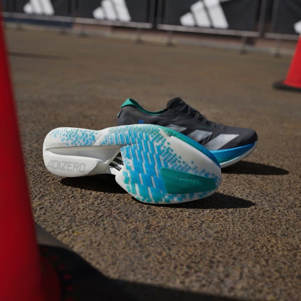 Shop 阿迪达斯 Adizero Adios Pro 4 跑鞋 JR6365