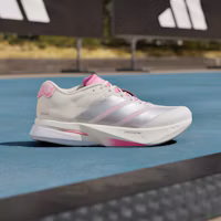 Shop Adidas Adizero Boston 13 跑鞋 核心白/銀色金屬/幸福粉紅 JQ9666