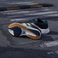 Shop adidas Adizero Boston 13 夜靛/奇幻白/綠色跑鞋 KH8859