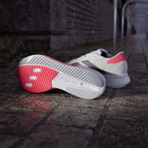 阿迪达斯 Adizero SL2 跑鞋 云白/核心黑/明亮红 JI2983 Lookbook 阿迪达斯 Adizero SL2 跑鞋 云白/核心黑/明亮红 JI2983