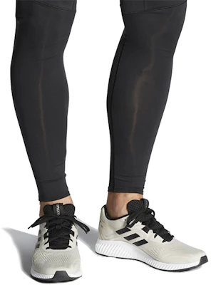 愛迪達 Aerobounce 2 白黑 Sizing 愛迪達 Aerobounce 2 白黑