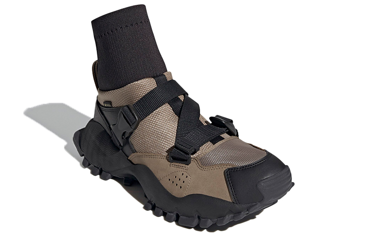 Lookbook アディダス AH-05 ハイ ゴアテックス 「カーキ/ブラック」 FY6858