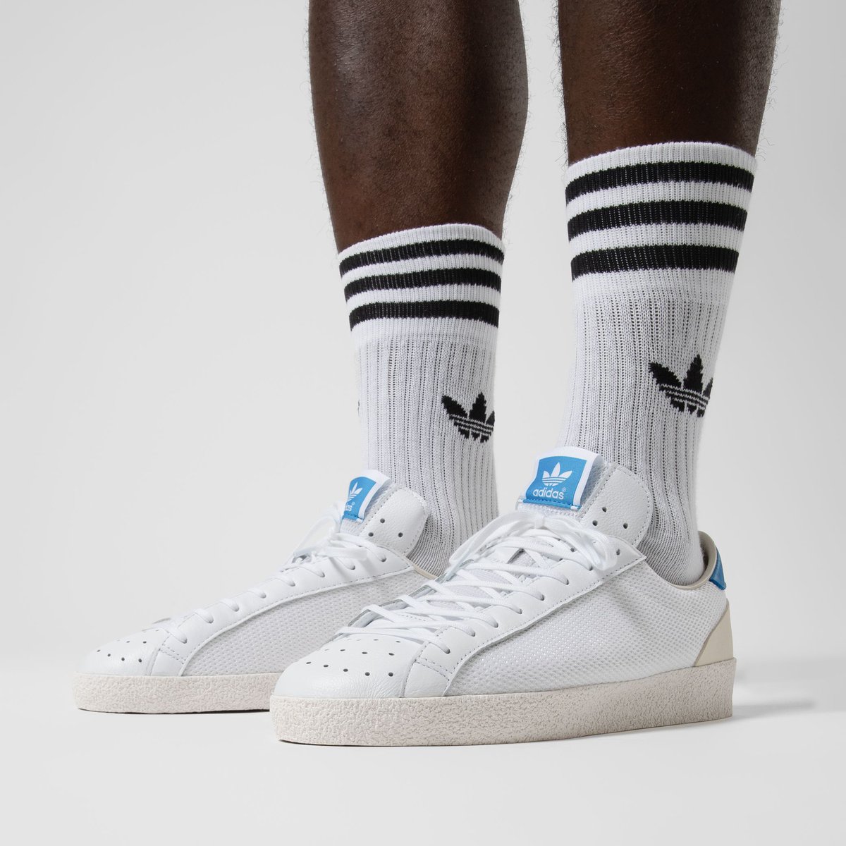 Sizing 阿迪达斯 Alderly SPZL '白色亮蓝' FX1502