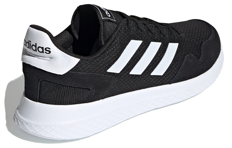 Shop adidas Archivo 'Negro Básico' EF0419