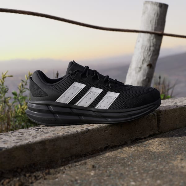Lookbook adidas Astrastar Hitam Core/Putih Off/Hitam Core JP5938