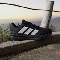 Lookbook adidas Astrastar Core Black/Off White/Core Black JP5938