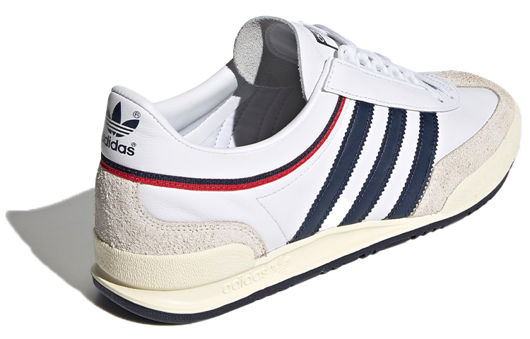 Shop 阿迪达斯 Atlantic MKII '白色 海军蓝' 运动鞋 FX5650