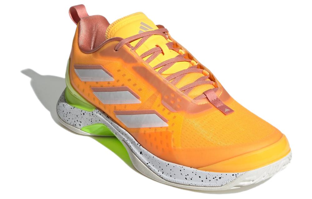 Lookbook adidas Avacourt ''Solar Gold'' Schoenen IE2430