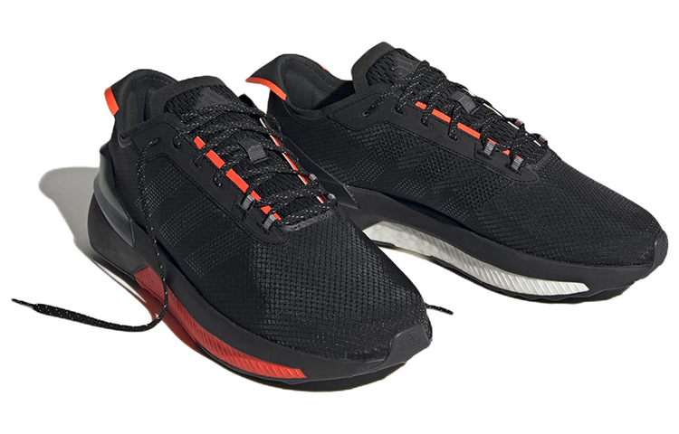 Lookbook アディダス Avryn "ブラック/ソーラーレッド" HP5980