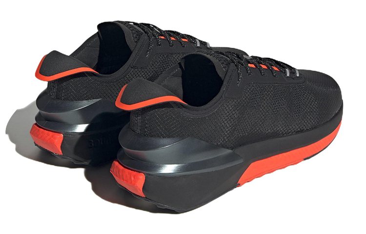 Shop アディダス Avryn "ブラック/ソーラーレッド" HP5980