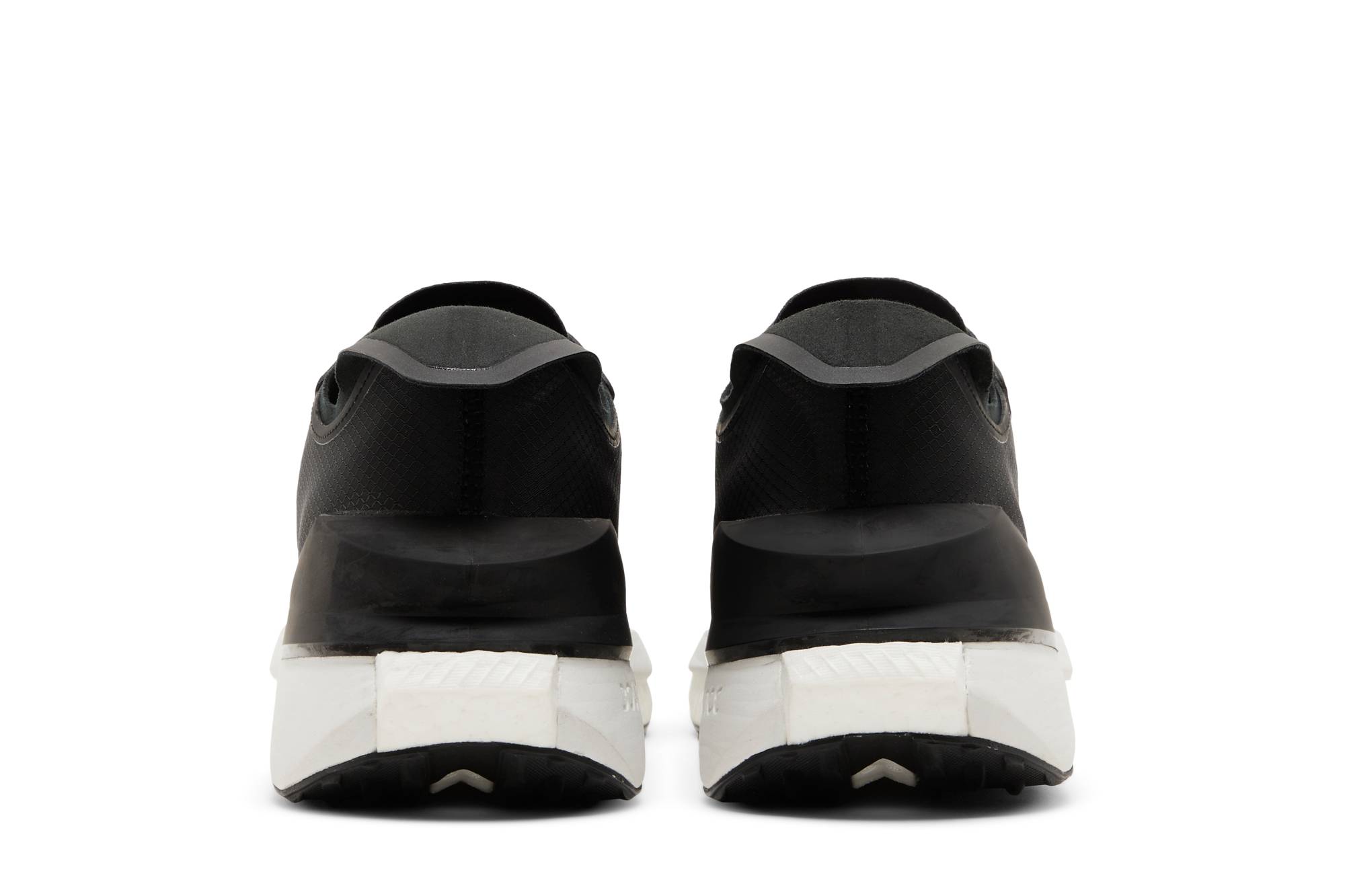 Details for アディダス Avryn ブラック/ホワイト HP5968