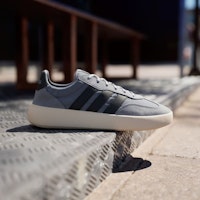 アディダス バレンシアガ デコルテ グレースリー/コアブラック/グレーツー JR3518 Lookbook アディダス バレンシアガ デコルテ グレースリー/コアブラック/グレーツー JR3518