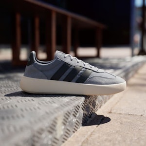 아디다스 발렌시아가 데콜레트 그레이 쓰리/코어 블랙/그레이 투 JR3518 Lookbook 아디다스 발렌시아가 데콜레트 그레이 쓰리/코어 블랙/그레이 투 JR3518