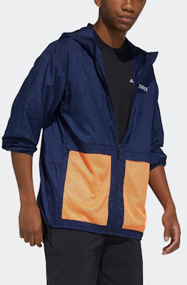 阿迪达斯Bao Pack海军蓝网袋拼接连帽夹克户外服饰 GN7600 Shop 阿迪达斯Bao Pack海军蓝网袋拼接连帽夹克户外服饰 GN7600