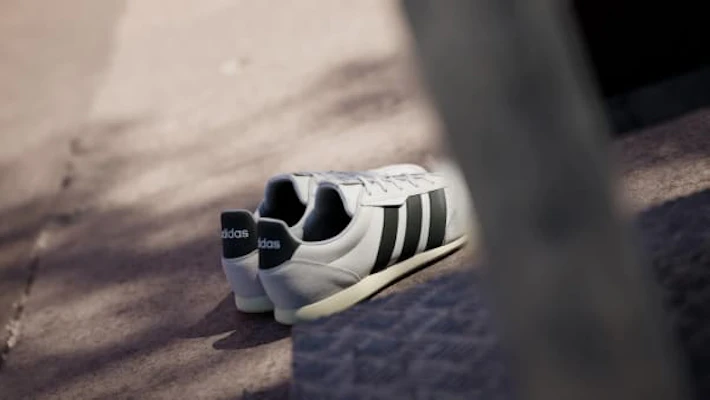 Adidas Barreda Lo 白色/黑色/香草色運動鞋 JR4618 Order Adidas Barreda Lo 白色/黑色/香草色運動鞋 JR4618