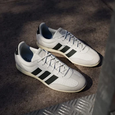 Adidas Barreda Lo 白色/黑色/香草色運動鞋 JR4618 Purchase Adidas Barreda Lo 白色/黑色/香草色運動鞋 JR4618