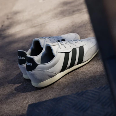 Adidas Barreda Lo 白色/黑色/香草色運動鞋 JR4618 Details for Adidas Barreda Lo 白色/黑色/香草色運動鞋 JR4618