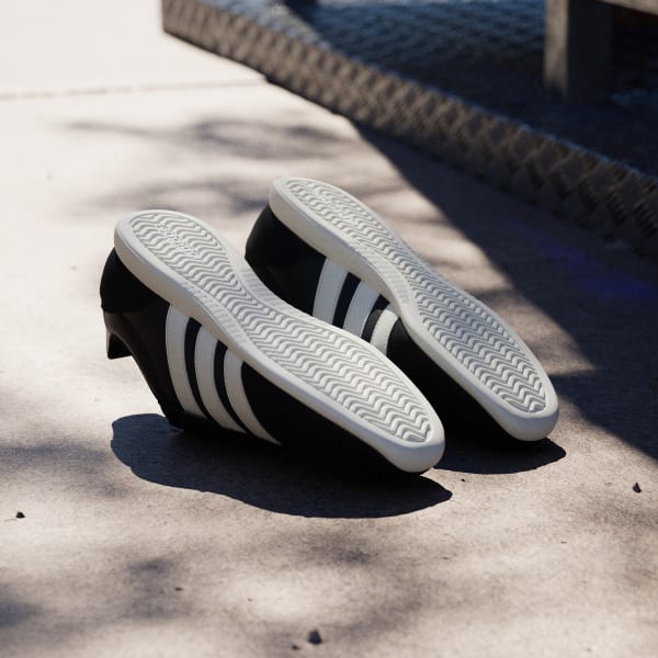 Shop Adidas Barreda Low Zapatos Negro/Blanco/Blanco Hueso. HQ7382