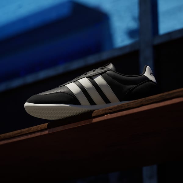 Sizing Adidas Barreda Low Zapatos Negro/Blanco/Blanco Hueso. HQ7382