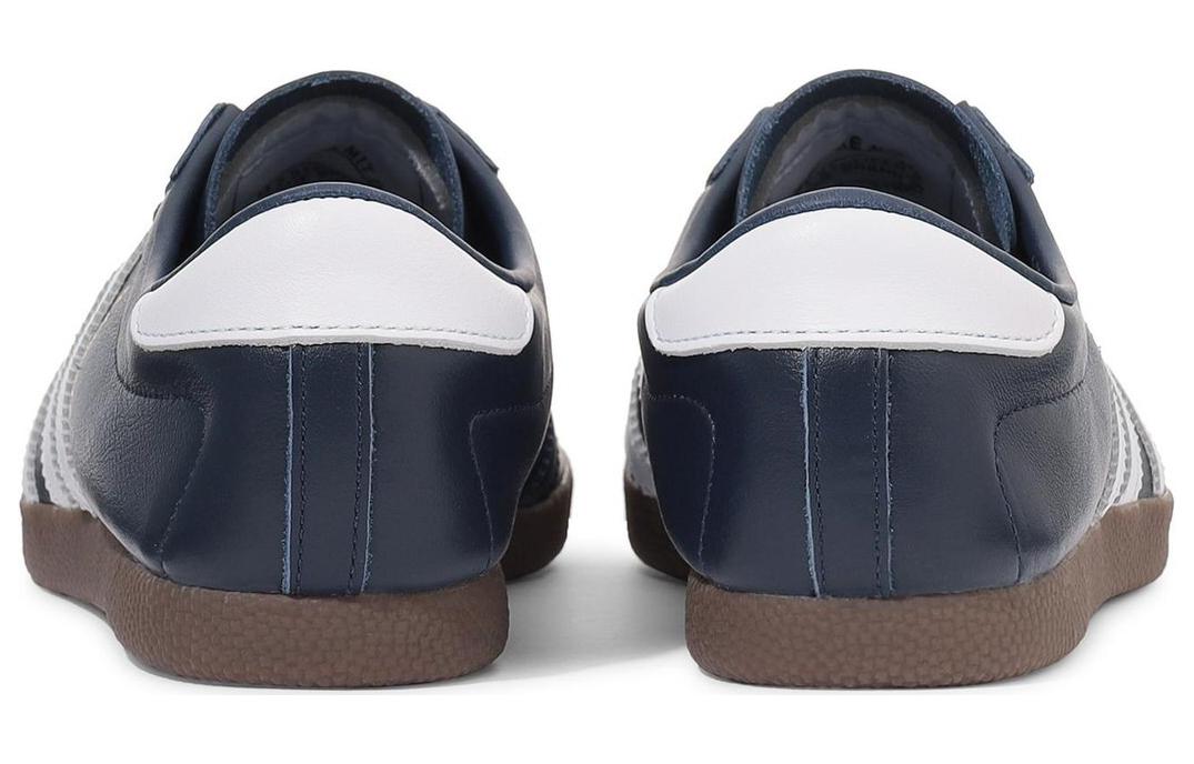 Shop BILLY'S ENT x adidas 渋谷オリジナル ネイビー/白/茶 IH1305