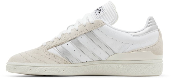 アディダス ブセニッツ 白/シルバーメタリック GY6900 Lookbook アディダス ブセニッツ 白/シルバーメタリック GY6900