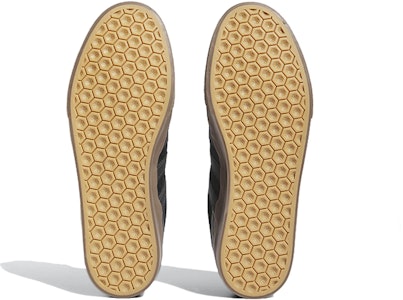 adidas Busenitz Vulc 2.0 'Hitam Karbon Karet' IG5244 Details for adidas Busenitz Vulc 2.0 'Hitam Karbon Karet' IG5244