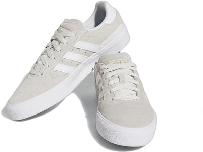 adidas Busenitz Vulc 2.0 'Putih Kristal Emas Metalik' IG5243 Lookbook adidas Busenitz Vulc 2.0 'Putih Kristal Emas Metalik' IG5243