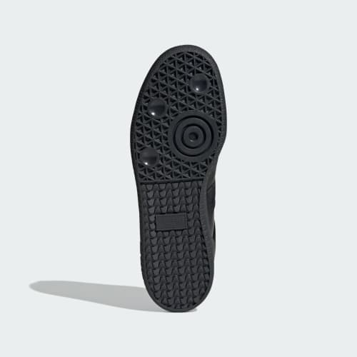 Shop 阿迪达斯 BW Army 全黑配色 KH8484