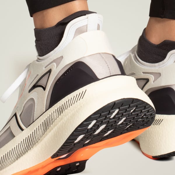 Order (W) アディダス ステラマッカートニー ウルトラブースト 5 ランニングシューズ アイボリー/グレー/ブラック JR0665