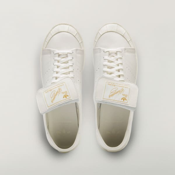 Lookbook Adidas Chavarria Jabbar 低筒運動鞋 米白/金屬金配色 JP6108