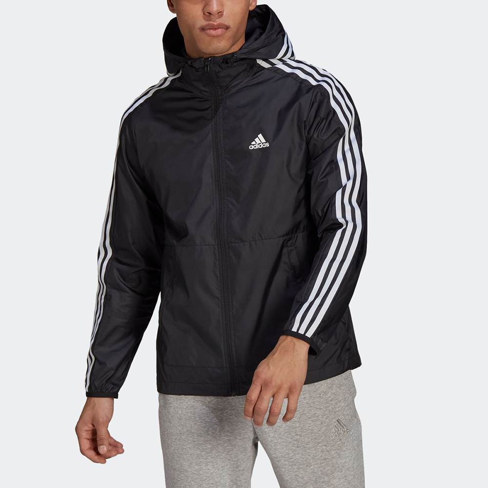 Shop 阿迪达斯经典三条纹防风夹克黑色 - 秋季款 GQ0600