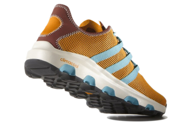 Shop 阿迪达斯Climacool Voyager黄色/蓝色运动鞋 AF6000