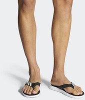 アディダス コンフォート サンダル (黒/白) EG2069 Sizing アディダス コンフォート サンダル (黒/白) EG2069