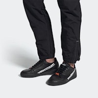 아디다스 컨티넨탈 80 "워드마크 사이드 스트라이프 - 블랙 화이트" H68724 Sizing 아디다스 컨티넨탈 80 "워드마크 사이드 스트라이프 - 블랙 화이트" H68724