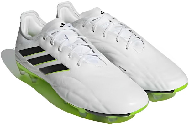 阿迪达斯Copa Pure 2.2 FG '疯狂冲刺套装' HQ8977 Lookbook 阿迪达斯Copa Pure 2.2 FG '疯狂冲刺套装' HQ8977