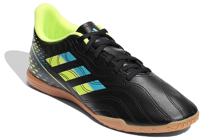 Lookbook adidas Copa Sense.4 室內場地 防滑耐磨輕便 足球鞋 黑黃棕