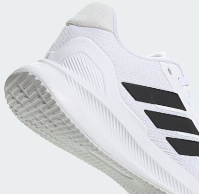 アディダス・コア・ファイト5 'コア・ブラック' IE8593 1