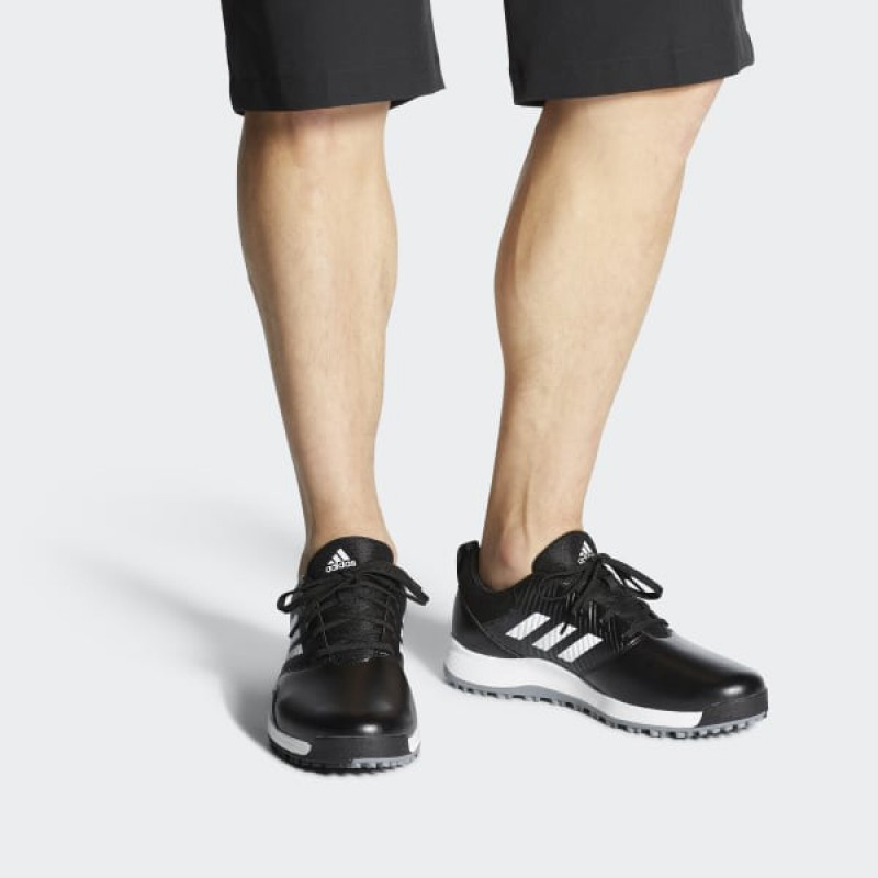 Sizing adidas CP Traxion Tanpa Spike 'Hitam' F34994