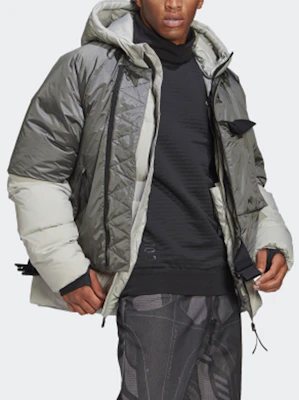 Chaqueta adidas CR Outdoor Aislada con Capucha Gris Metálico. FT2420 Shop Chaqueta adidas CR Outdoor Aislada con Capucha Gris Metálico. FT2420
