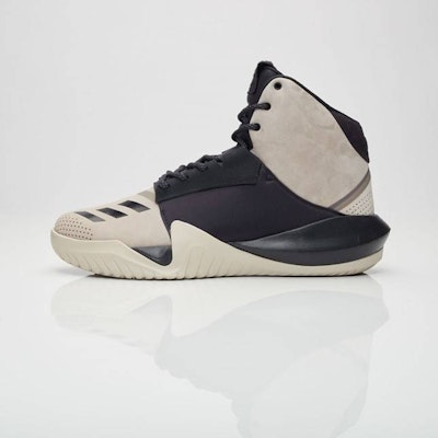 阿迪达斯 Crazy Team 'Day One' 篮球鞋 BY2869 Lookbook 阿迪达斯 Crazy Team 'Day One' 篮球鞋 BY2869