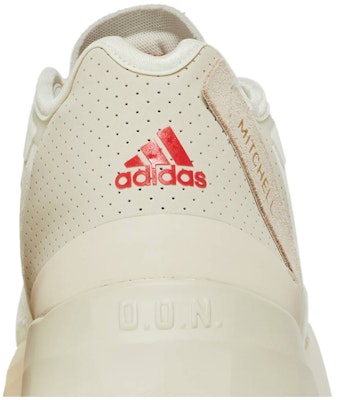 adidas D.O.N. Issue 4 HR1783 Sizing adidas D.O.N. Issue 4 HR1783