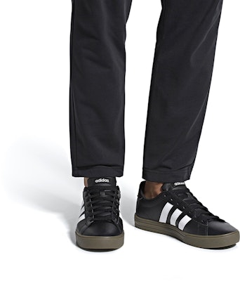 adidas Daily 2.0 'Hitam Teras Gum' F34468 Sizing adidas Daily 2.0 'Hitam Teras Gum' F34468