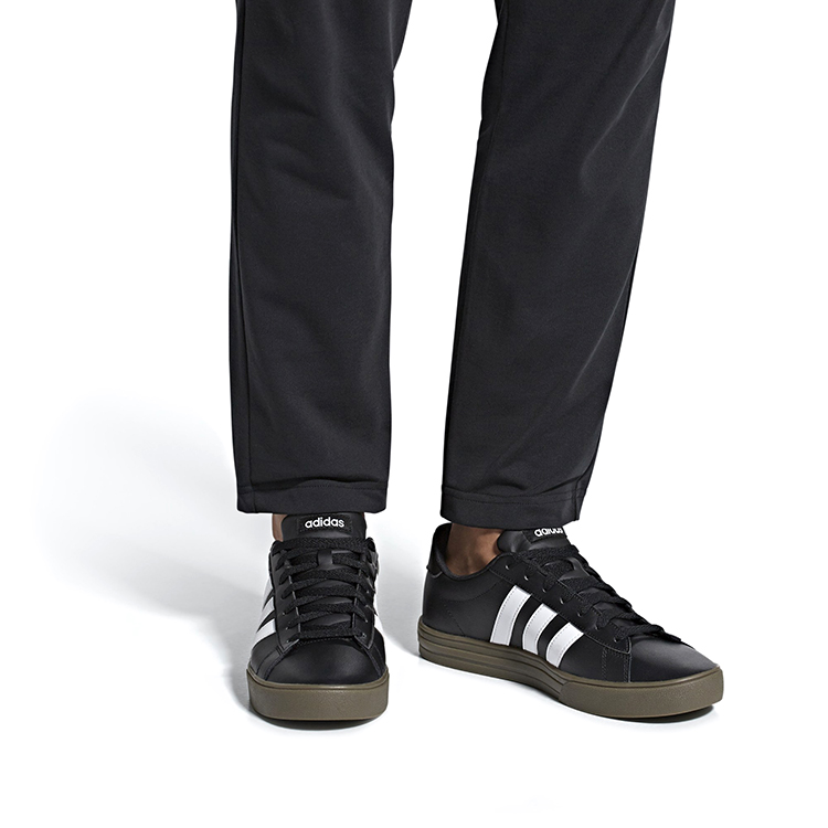 Sizing adidas Daily 2.0 'Negro Core y Suela Goma' F34468